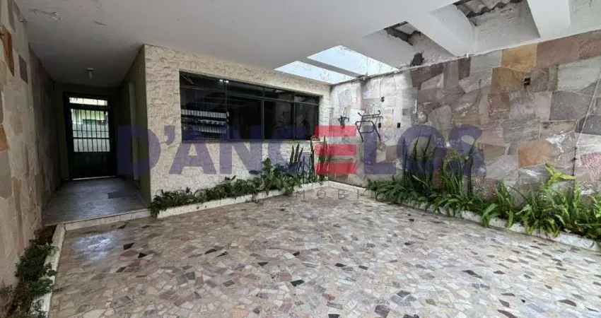 Sobrado à Venda em São Paulo-SP, Tatuapé: 3 Quartos, 1 Sala, 2 Banheiros, 2 Vagas de Garagem, 135m² de Área