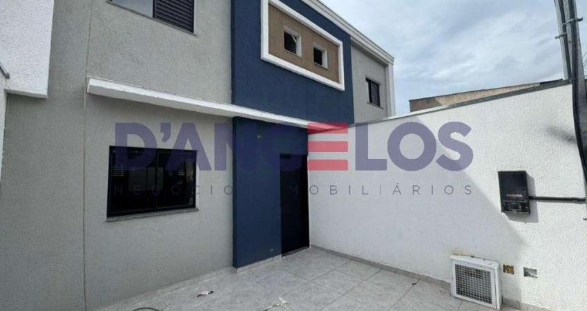 Sobrado de 2 quartos e 2 suítes à venda em Itaquera, São Paulo-SP: 66m², 1 sala, 3 banheiros e 2 vagas!