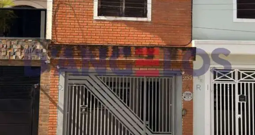 Sobrado para locação na Mooca, São Paulo-SP: 3 quartos, 1 sala, 2 banheiros, 1 vaga de garagem - 140,00 m² de área.