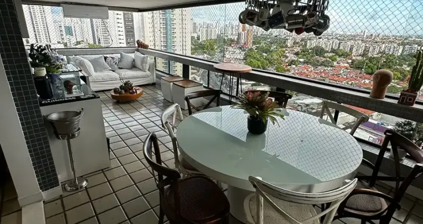 Edf. Baraúnas - Apartamento no Bairro de CasaForte com 4 quartos sendo 1 suíte com 309m² com 3 vagas de garagem  por R$ 1.480.000,00.