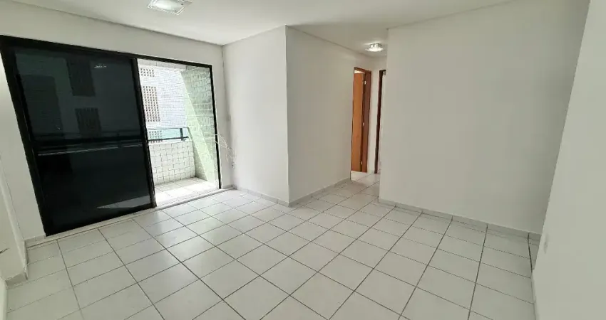 Edf. Lara - Apartamento no Bairro da Torre com 2 quartos sendo 1 suíte + 1 reversível com 63m² por R$ 390MIL.