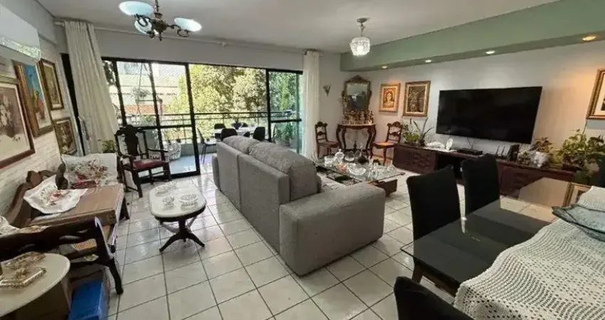 Apartamento no Bairro das Graças com 4 quartos sendo 3 suítes com 173m² por R$ 1.300.000,00.