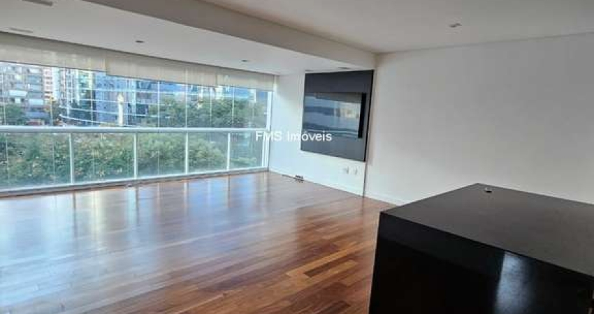 Apartamento no Itaim Bibi com 2 Quartos sendo 1 Suíte, 3 Banheiros, 2 Vagas.