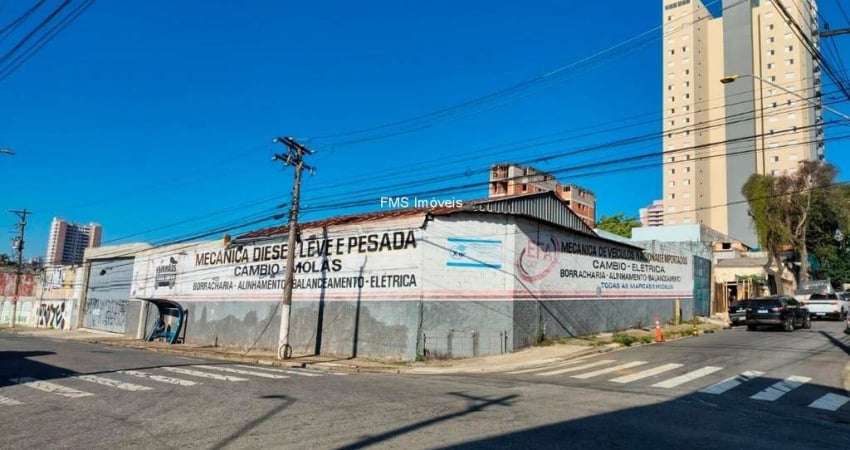 Galpão Comercial de Alto Padrão para Locação em Santo André-SP, no Bairro Campestre: 5 Banheiros, 10 Vagas, 950m² de Área.
