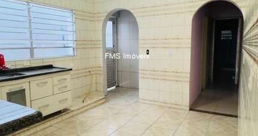 Imperdível oportunidade: Casa à venda na Guilhermina, Praia Grande-SP! 2 quartos, 1 sala, 2 banheiros, 1 vaga, 125m².