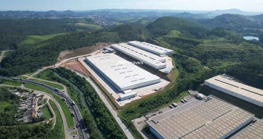 Galpão Industrial de Alto Padrão com 2 Banheiros, 10 Vagas de Garagem e 5.342m² de Área em São Paulo-SP