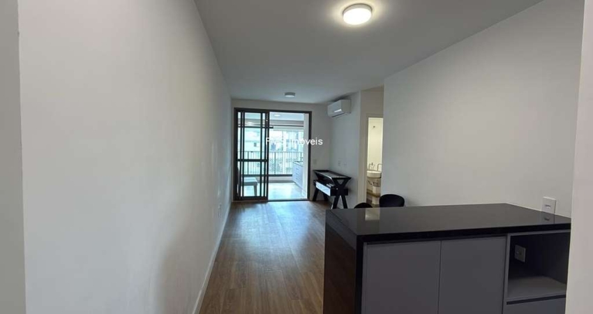 Apartamento para Locação em Moema, com 2 Suítes,  2 Vagas.