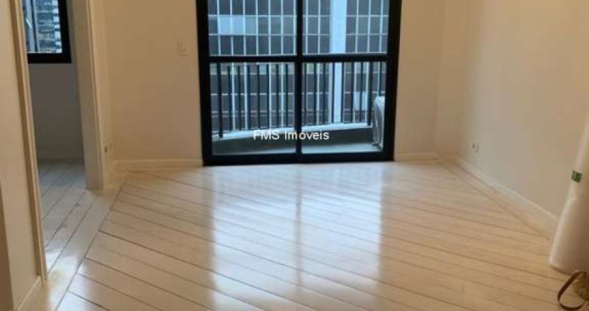 Apartamento para locação no Itaim Bibi com 3 quartos sendo 1 suíte, 2 banheiros.