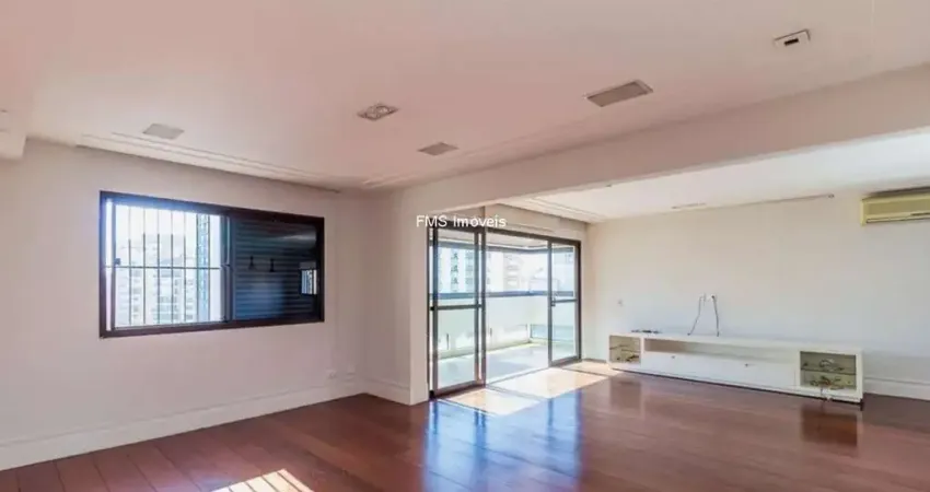 Imperdível! Apartamento de Luxo em Moema, São Paulo-SP: 3 quartos, 3 suítes, 3 banheiros, 4 vagas de garagem, 230m² de área