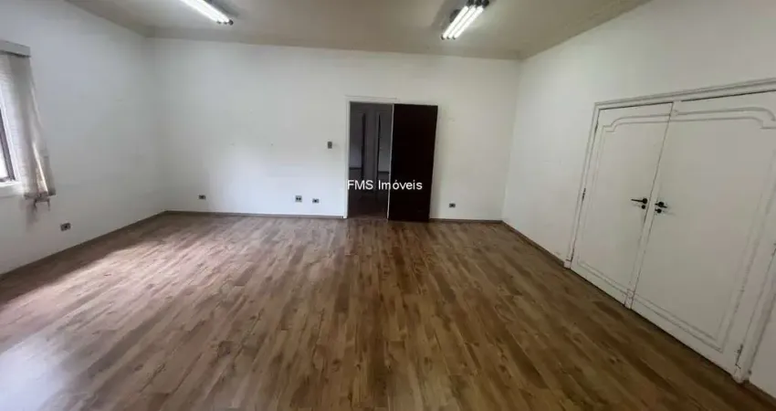 Casa Comercial de Alto Padrão no Jardim Europa, São Paulo-SP: 14 Salas, 9 Banheiros, 10 Vagas de Garagem, 600m².