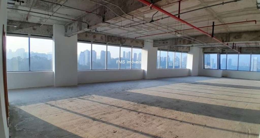 Conjunto Comercial de Alto Padrão para Locação na Chácara Santo Antônio, São Paulo-SP: 4 Banheiros, 4 Vagas, 163,15 m² de Área.