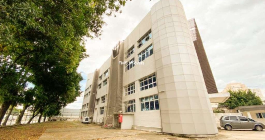 Prédio comercial com 5.198m² para locação na Água Branca.
