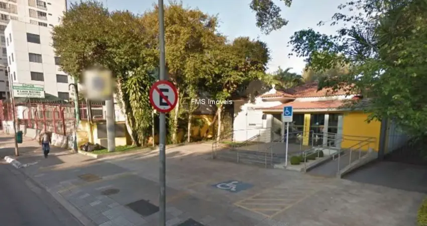Casa Comercial de 350m² de Área para Locação em Cerqueira César