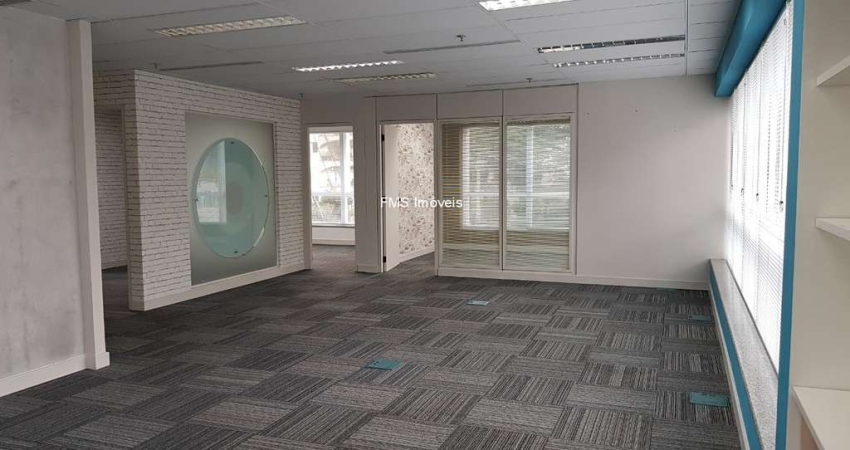 Conjunto comercial com 130m² na Vila Nova Conceição.