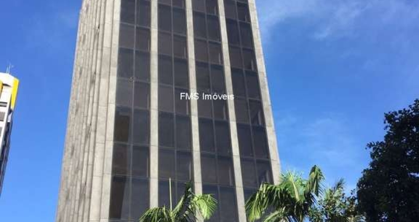 Conjunto comercial com 120m² para locação em Pinheiros.