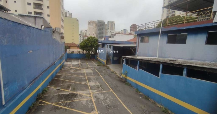 Área Comercial de Alto Padrão em Pinheiros, São Paulo-SP: 4 Banheiros, 20 Vagas e 927m² de Área!