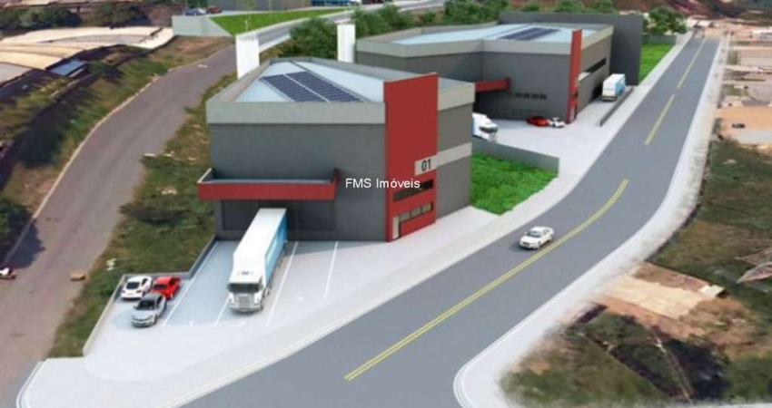 Galpão com 800m² para locação em Itapecerica da Serra.