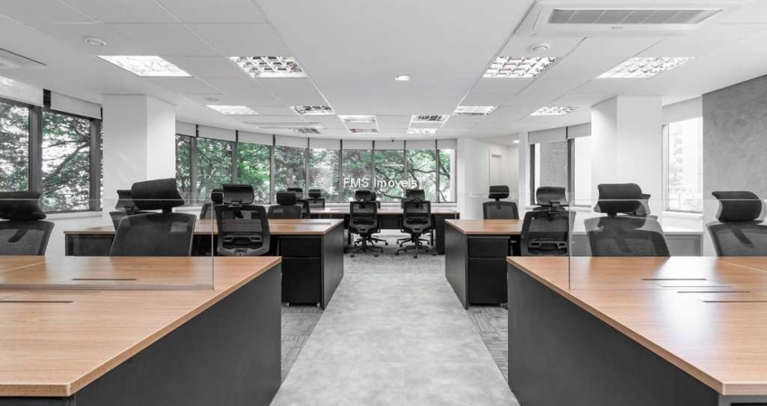 Conjunto Comercial de Alto Padrão mobiliado 330 m2 com 4 Salas e 5 Vagas de Garagem no Brooklin, São Paulo - SP!