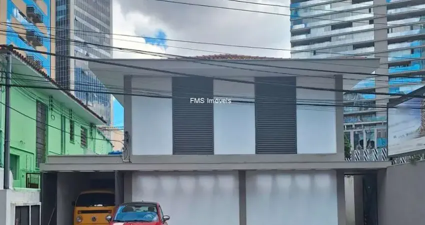 Casa comercial com 300m² para locação em Pinheiros.
