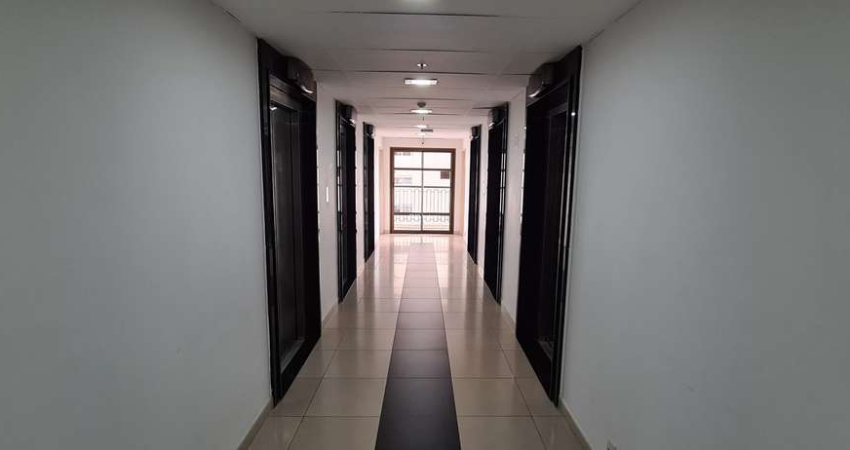 Conjunto Comercial à Venda em São Paulo-SP  Várzea da Barra Funda  1 Sala  6 Vagas  204m² Área