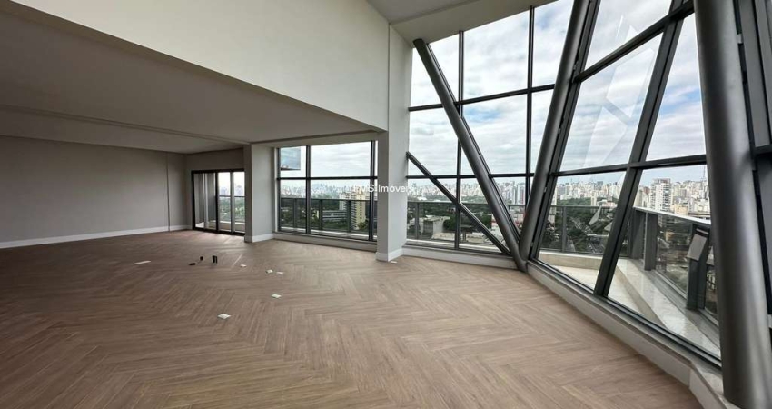 Conjunto Comercial de Alto Padrão em Moema, São Paulo-SP: 168m², 4 Vagas de Garagem - Venda ou Locação!