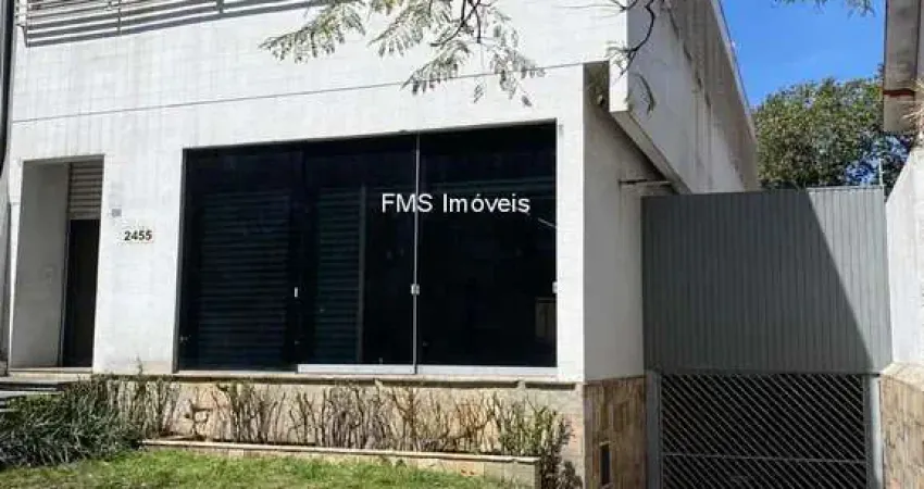 Prédio Comercial Inteiro para Locação em Pinheiros, São Paulo-SP: 15 vagas de garagem, 790m² de área.