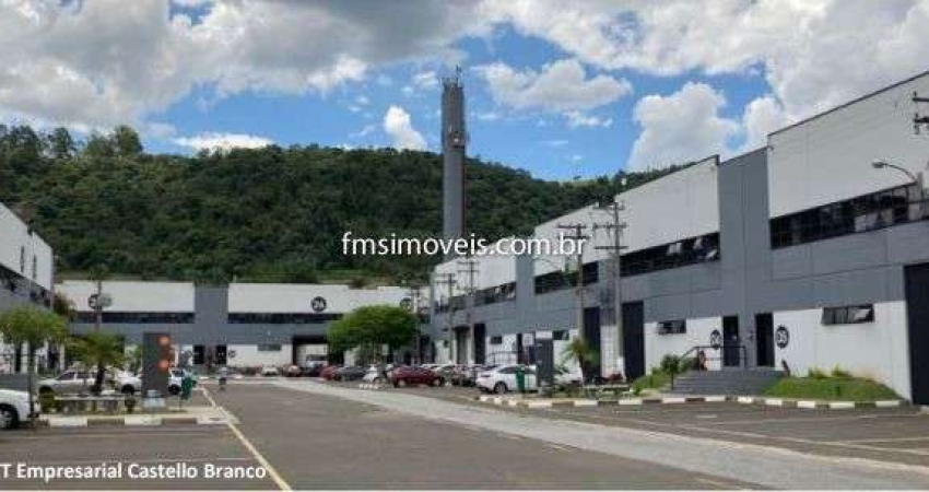 Aluguel de Galpão Comercial de Alto Padrão em Barueri: 2 Banheiros, 8 Vagas, 831m² no Jardim Belval!
