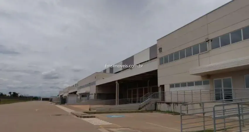 Galpão comercial com 3 vagas de garagem e 3.055,43 m² de área para locação em Jaguariúna-SP, bairro Ipiranga.