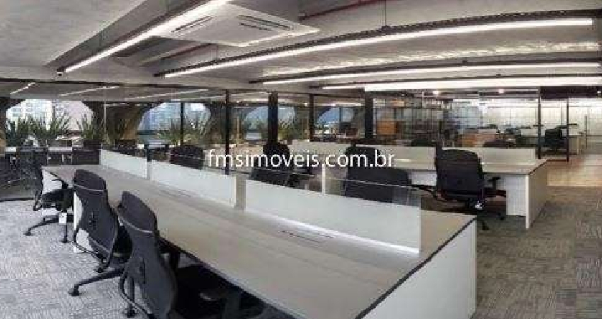 Conjunto comercial com 300m² para locação em Pinheiros.