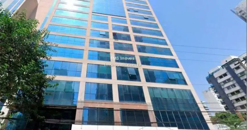 Conjunto comercial com 126m² para locação em Moema.