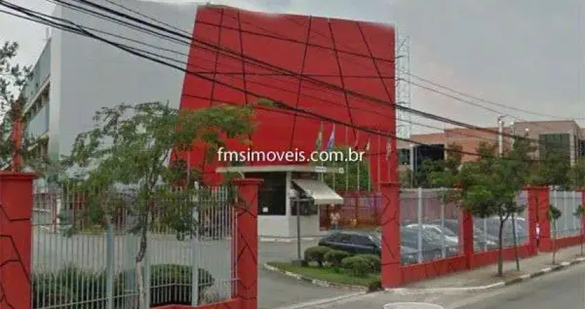 Aluguel de Galpão Comercial em São Paulo-SP, Jardim São Luís: 4 banheiros, 18 vagas de garagem, 1.300m² de área.