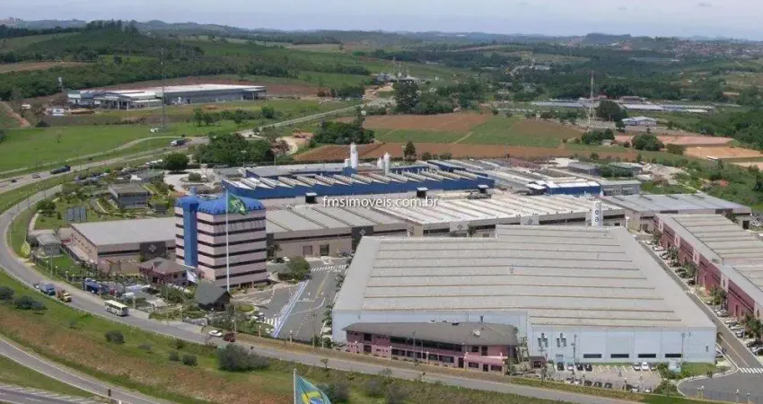 Galpão Comercial para Locação em Atibaia-SP, Ponte Alta - 2 Banheiros, 6 Vagas e 2.665,71 m² de Área