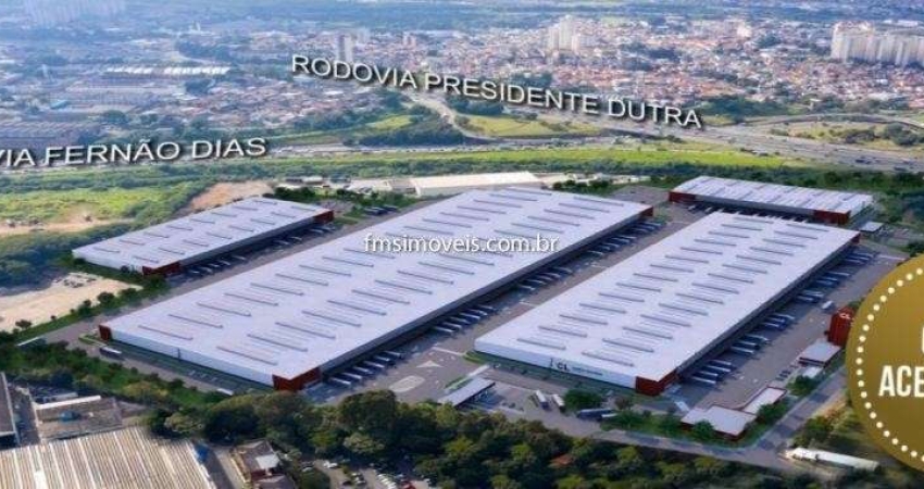 Aluguel de Galpão Comercial no Parque Novo Mundo - São Paulo-SP: 4.319,00m² de Área!
