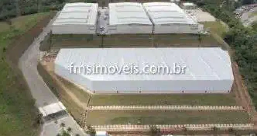 Galpão comercial para locação em santana de parnaíba-sp, na vila poupança: 2 banheiros, 5 vagas de garagem e 2.296m² de área