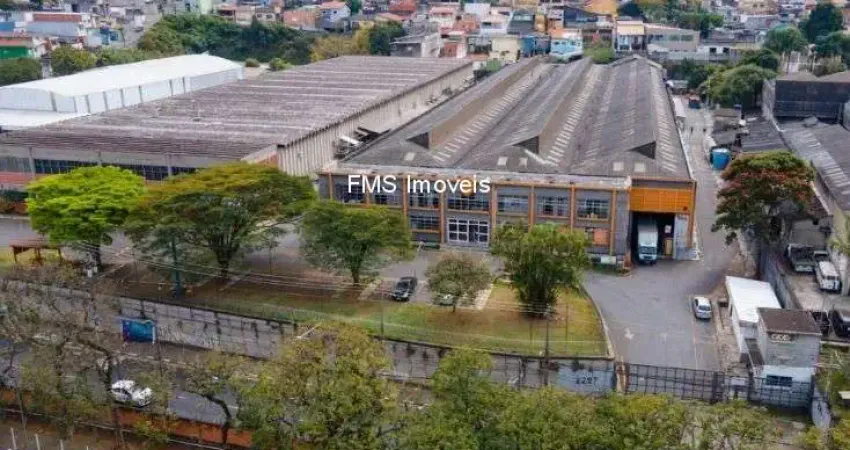 Galpão comercial para locação em guarulhos-sp, bairro são roque: 2 banheiros, 30 vagas de garagem, 5.135m² de área!