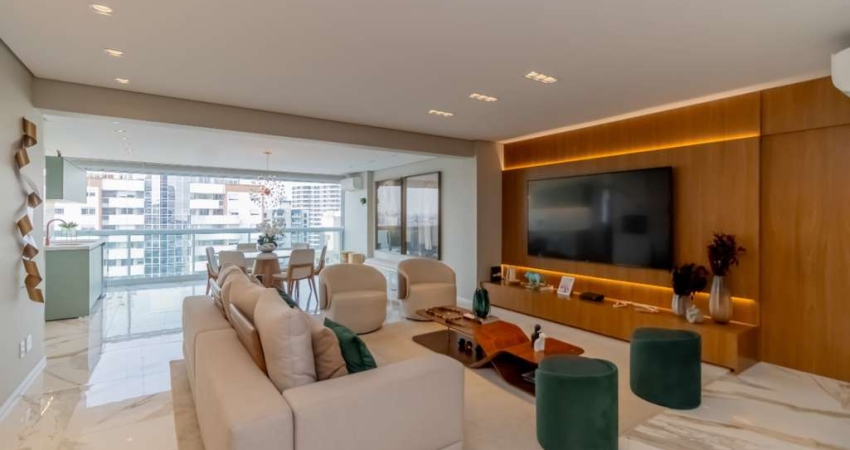 Apartamento tipo para venda com 2 quartos, sendo 2 suítes, 165m²