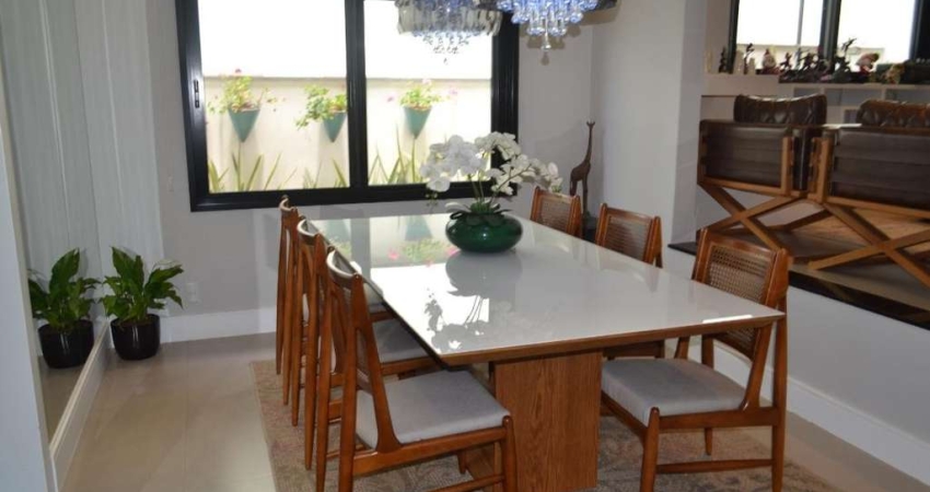 Casa em condomínio para venda com 3 quartos, sendo 1 suíte, 256m²