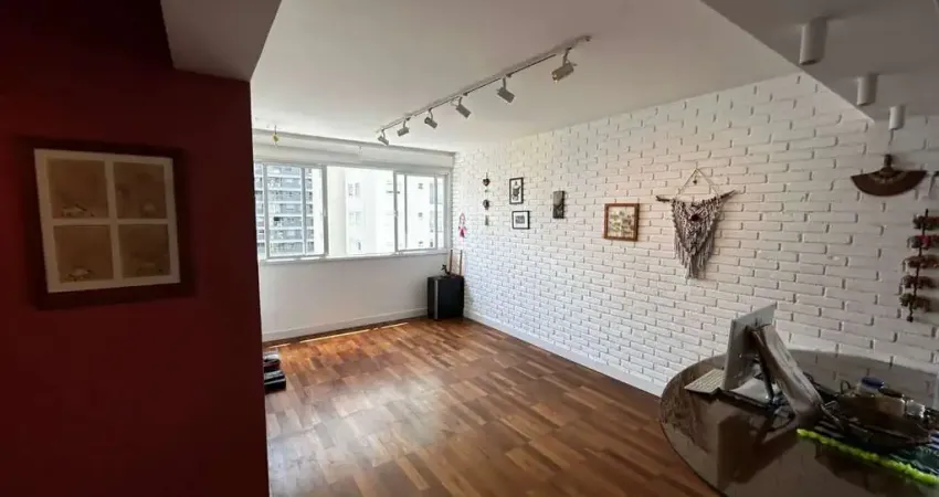 Apartamento tipo para venda em Moema com 3 quartos, sendo 1 suíte, 130m²