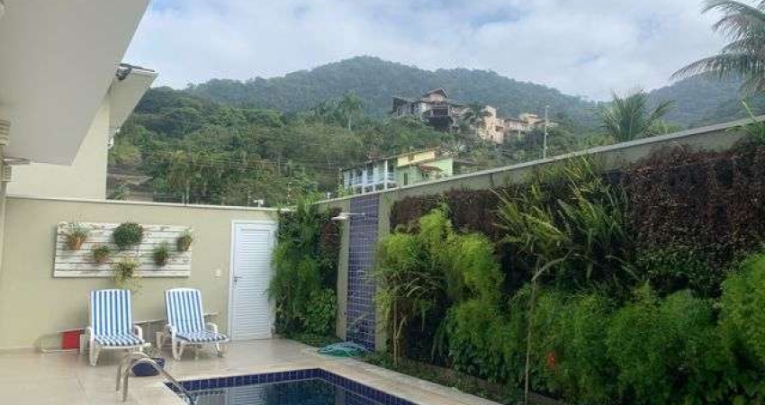 Casa no condomínio CANTO DA MATA para venda com 5 quartos, sendo 5 suítes, 300m²