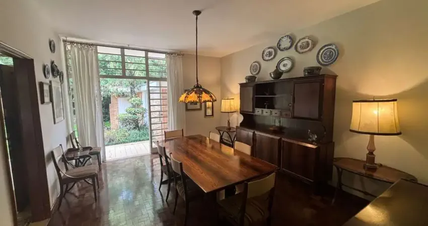 Casa tipo para venda em Campo Belo com 4 quartos, sendo 2 suítes, 330m²