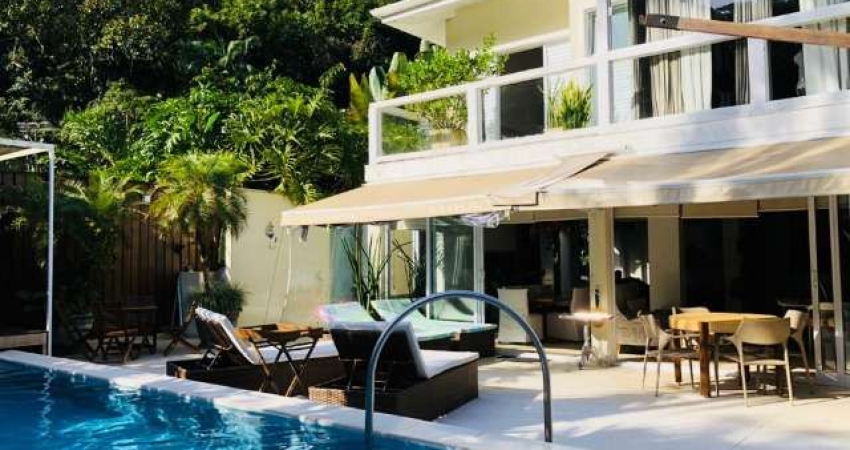 Casa no condomínio Blue Bay para venda com 4 quartos, sendo 4 suítes, 240m²