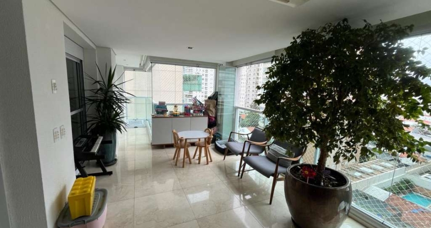 Apartamento tipo para locação com 3 quartos, sendo 3 suítes, 173m²