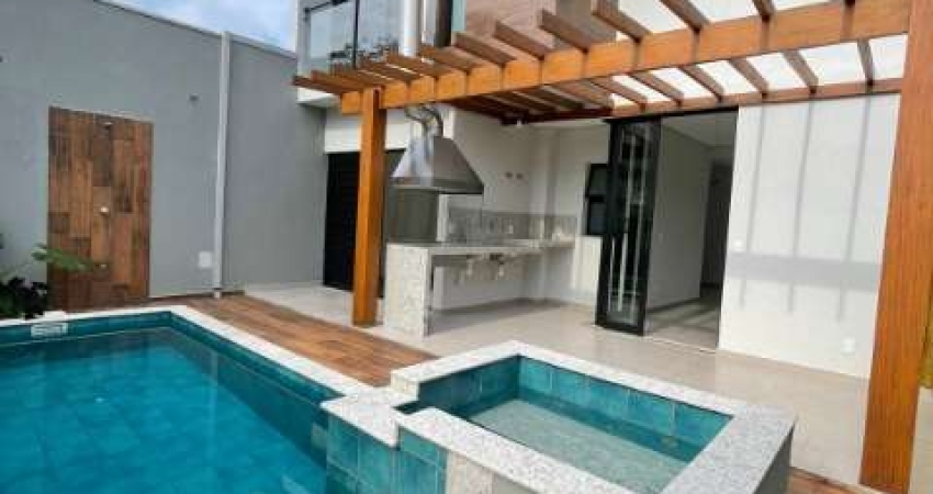 Casa no condomínio Capitólio para venda com 4 quartos, sendo 3 suítes, 220m²