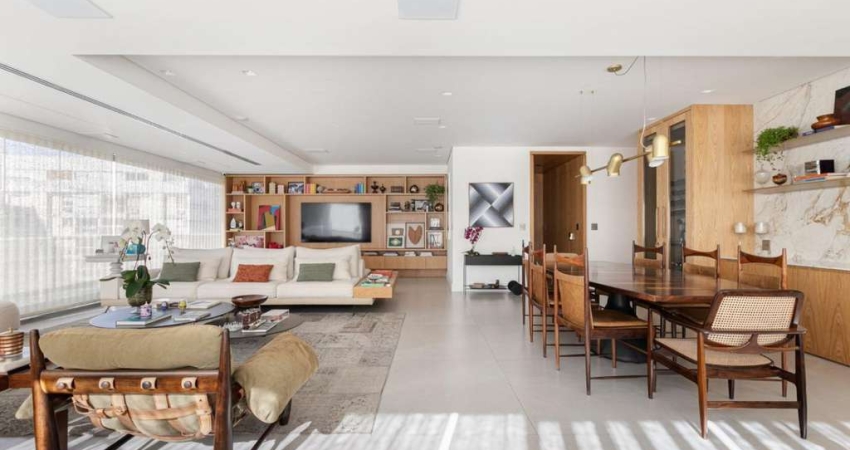 Apartamento tipo para venda com 3 quartos, sendo 3 suítes, 252m²