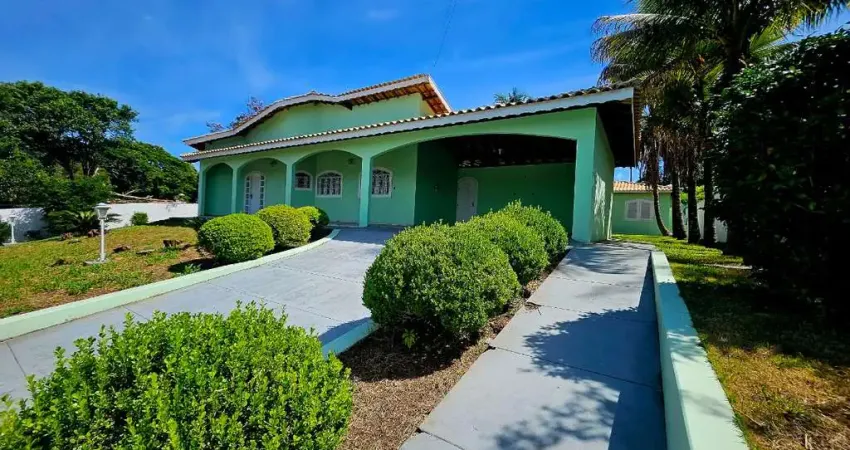 Casa tipo para venda com 4 quartos, sendo 2 suítes, 329m²