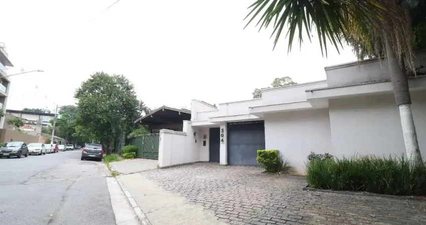 Casa tipo para venda com 4 quartos, sendo 3 suítes, 350m²