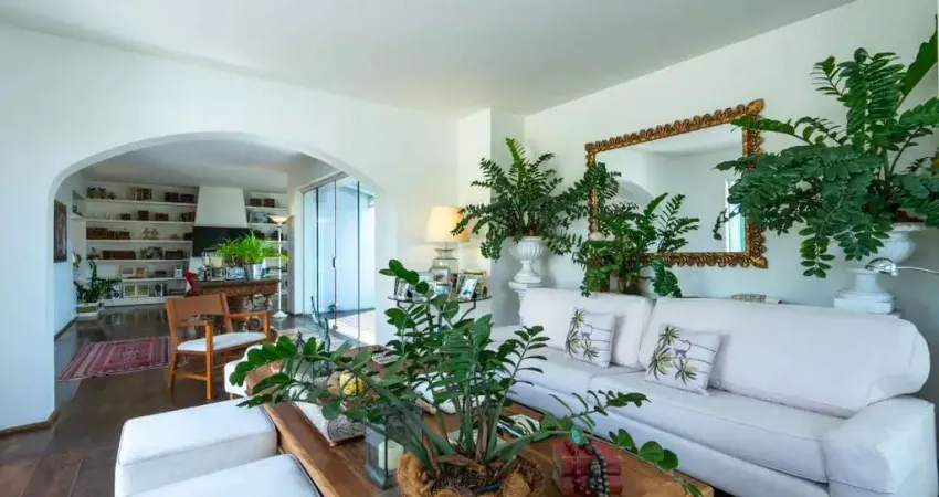 Cobertura para venda com 4 quartos, sendo 2 suítes, 576m²