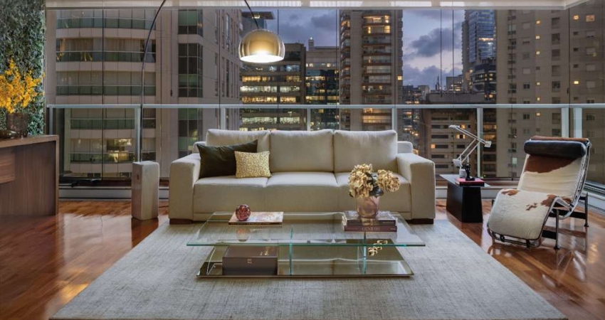 Duplex para venda em Itaim Bibi com 3 quartos, sendo 3 suítes, 202m²
