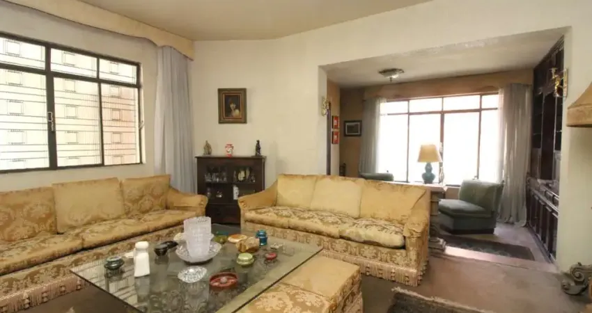 Sobrado para venda em Jardim da Glória com 4 quartos, sendo 2 suítes, 350m²