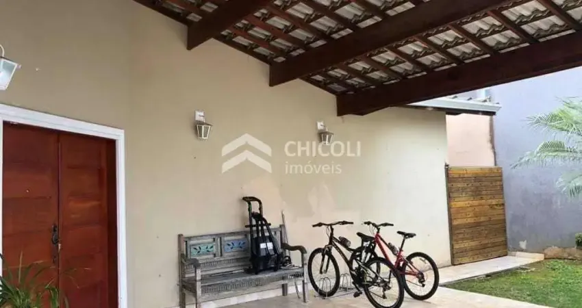 Casa com 3 quartos à venda no Centro, Vargem Grande Paulista 